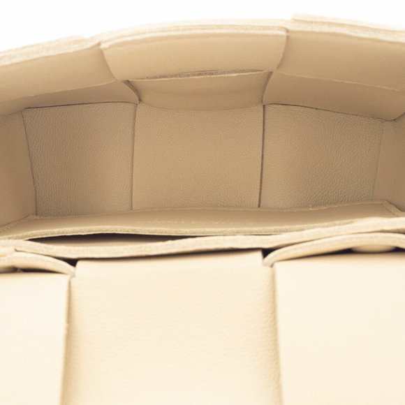 BOTTEGA VENETA Beige Lambskin Leather Shoulder Bag - Picture 9 of 10